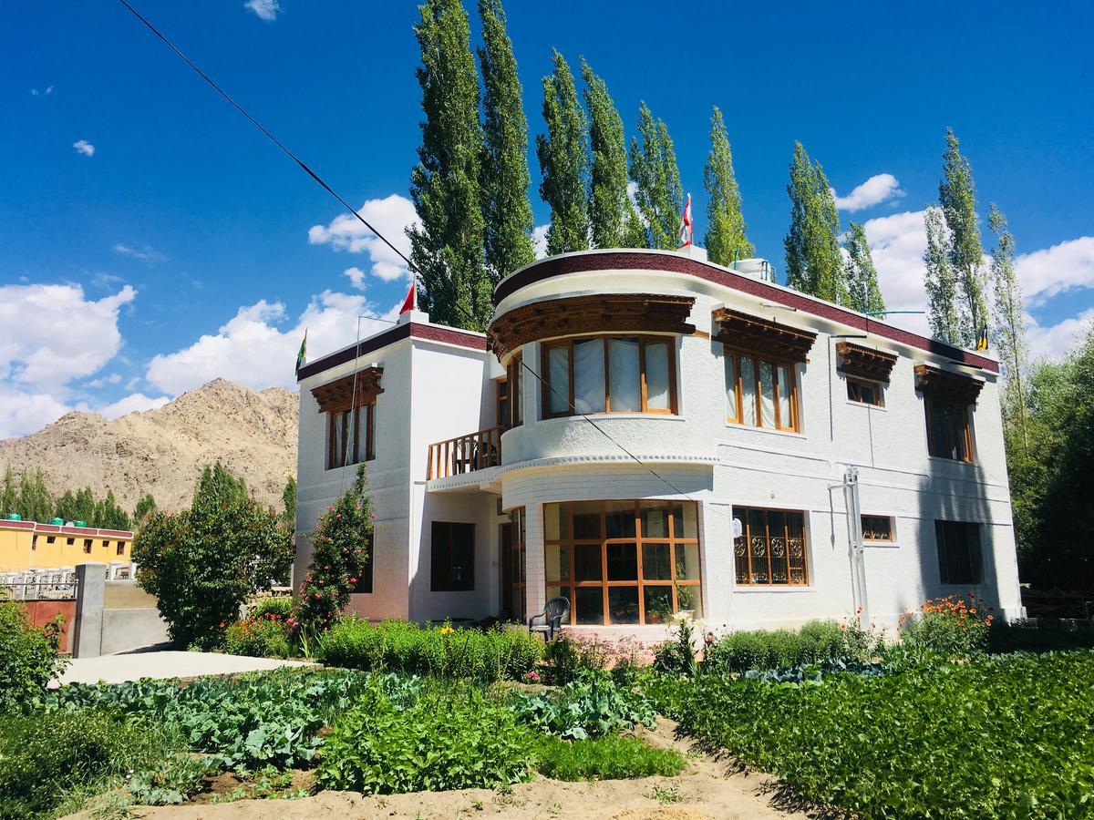 Ponyo Stays Leh Exterior foto